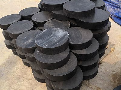 遂宁板式橡胶支座由若干层橡胶片与薄钢板经加压硫化